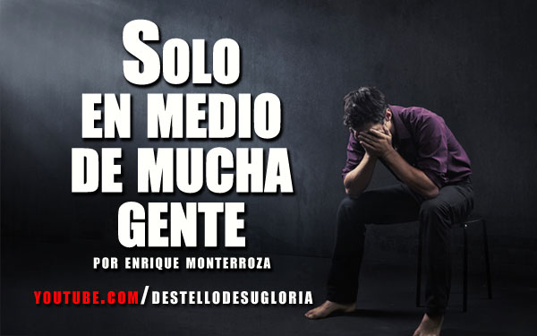 Video-Solo-en-medio-de-mucha-gente